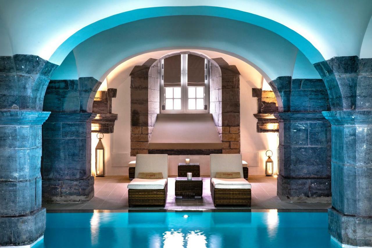 Royal Hainaut Spa & Resort Hotel Валенсиен Екстериор снимка