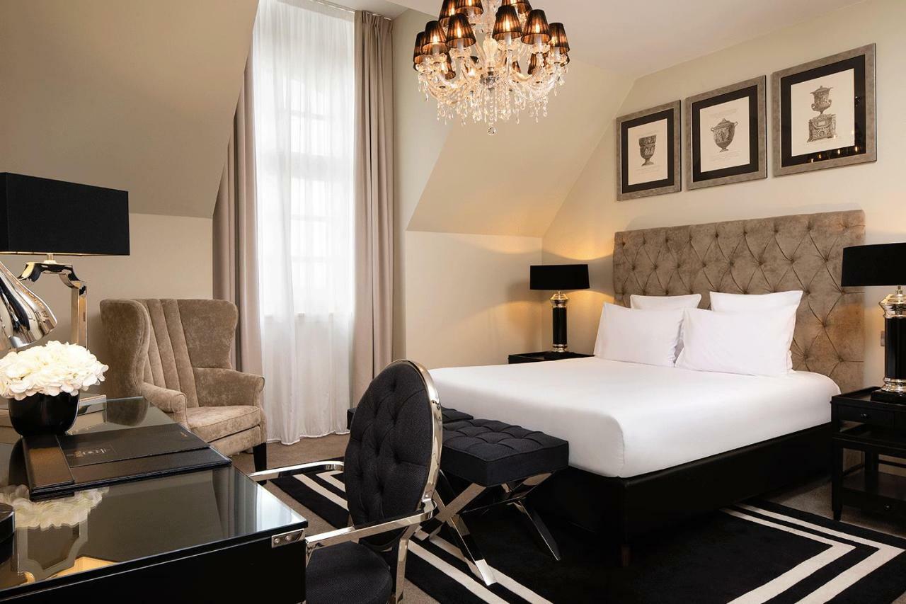 Royal Hainaut Spa & Resort Hotel Валенсиен Екстериор снимка
